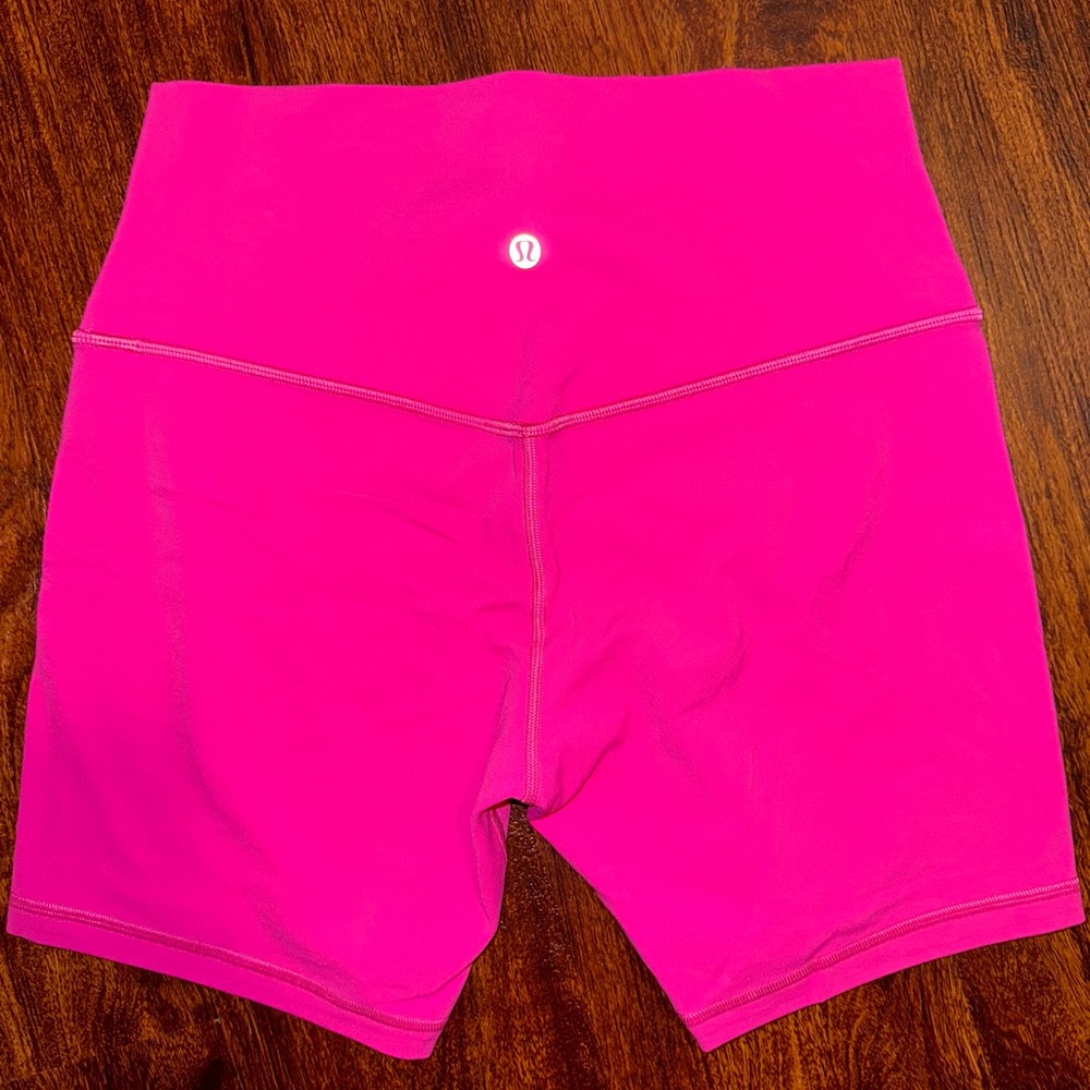 lululemon athletica SONIC PINK align bikers 6” inseam